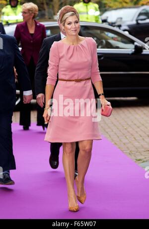 Nimègue, 12-11-2015 La Reine Máxima HM HM La Reine Máxima ouvre trois chambres d'exploitation novatrices dans l'innovation médicale et de la technologie Expert Centre (MITEC) de l'Université Radboud de Nimègue PRE/Albert Ph.van der Werf/Pays-Bas OUT - AUCUN FIL SERVICE - Banque D'Images