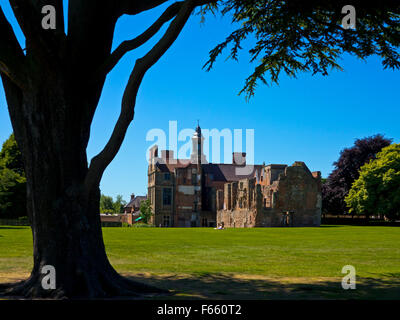 La maison et le jardin à Rufford Abbey près de Ollerton dans Nottinghamshire England UK dans les motifs de Rufford Country Park Banque D'Images