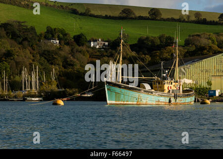 Bateaux sur la rivière Dart dans South Hams, Devon Banque D'Images