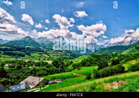 Un paysage extraordinaire sur les Pyrénées en France Banque D'Images