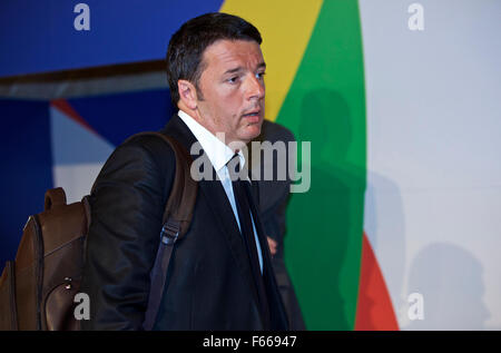 La Valette, Malte. 12Th Nov, 2015. Le premier ministre Italien Matteo Renzi arrive pour assister à une réunion informelle des chefs d'État ou de gouvernement sur l'immigration à La Valette, Malte, le 12 novembre 2015. Credit : Jin Yu/Xinhua/Alamy Live News Banque D'Images