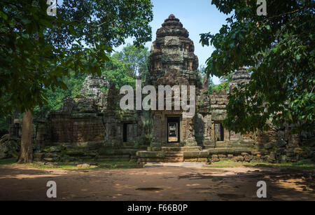 Angkor, Cambodge : l'une des portes de la temple à Ta Som. Banque D'Images