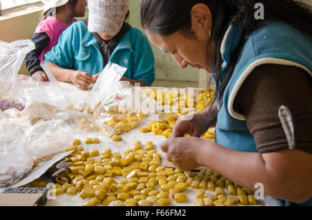 Artisans à l'œuvre dans Calderon, Quito, Équateur Banque D'Images