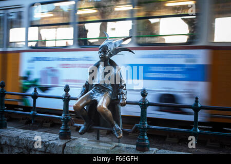 BUDAPEST, le 5 mai 2015 : La statue de la Petite Princesse à Budapest est l'une des nombreuses attraction pour la nouvelle saison touristique. Budapest H Banque D'Images