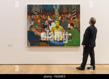 Munich, Allemagne. 12Th Nov, 2015. Un homme regarde la peinture à l'huile 'jardin de bière avec Ash' (2009), Nicole Eisenman lors de l'exposition 'Peinture 2.0 - Malerei im Informationszeitalter' (lit. 2.0 Peinture - Peinture à l'ère de l'information) au musée Brandhorst Kunstareal à Munich, Allemagne, 12 novembre 2015. L'exposition comprend plus de 200 œuvres contemporaines d'un total de 107 artistes et s'exécute à partir de 14.11.2015 jusqu'au 30.04.2016. PHOTO : MATTHIAS BALK/DPA/Alamy Live News Banque D'Images