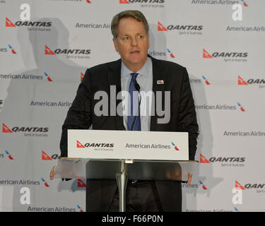 Sydney, Australie. 13 novembre, 2015. American Airlines PRÉSIDENT DIRECTEUR GÉNÉRAL Doug Parker parle aux médias Hanger 96 à l'aéroport de Sydney. Credit : MediaServicesAP/Alamy Live News Banque D'Images