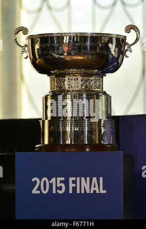 Tirage de tennis Fed Cup final, République tchèque - La Russie a lieu à l'Ancien hôtel de ville de Prague, en République tchèque, le 13 novembre 2015. Le trophée de vainqueur de la Fed Cup. (Photo/CTK Michal Kamaryt) Banque D'Images