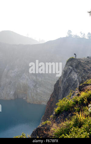 Kelimutu vulcano Flores Indonésie dans le Morning Sunrise Banque D'Images