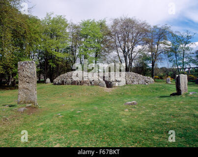 À la NE à entrée de Clava passage ne tombe, Inverness, entouré de menhirs. Partie d'un linéaire de l'âge du Bronze cemetery  +/- 2000BC. Banque D'Images