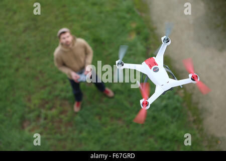 Illustration générique sur le thème de loisirs de véhicules aériens sans pilote (drones), janvier 2015. Banque D'Images