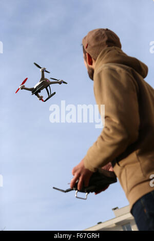 Illustration générique sur le thème de loisirs de véhicules aériens sans pilote (drones), janvier 2015. Banque D'Images