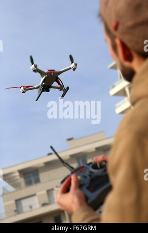 Illustration générique sur le thème de loisirs de véhicules aériens sans pilote (drones), janvier 2015. Banque D'Images