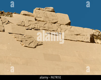 Sur le carter survivant Unas pyramide à la nécropole de Sakkarah aussi connu sous le nom de Saqqara Égypte Banque D'Images