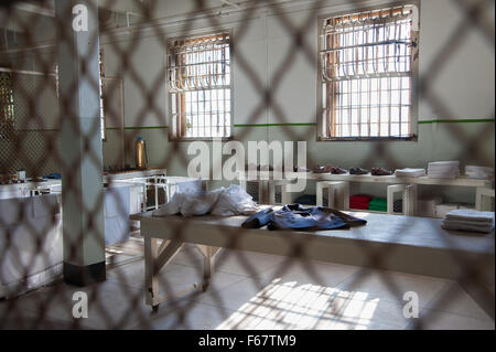 L'île d'Alcatraz, CA - Nov 6, 2015 : l'île d'Alcatraz à San Francisco, Californie. L'intérieur des cellules de prison et pénitentiaire. Alcatraz Banque D'Images