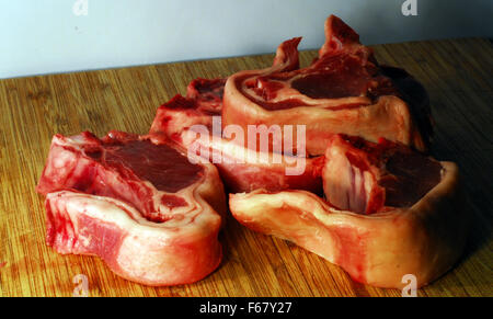 Hacher la viande,lam,offres,côtelettes grillées,juteuse,,poêlé, boucherie Banque D'Images