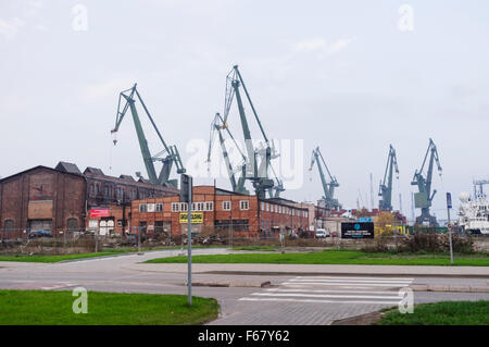 Les grues de chantier naval du 20e siècle. Gdansk, Pologne Banque D'Images