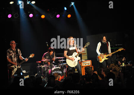 Raleigh, Caroline du Nord, USA. 21 Nov, 2008. JESSE HUGHES musicien du groupe Eagles of Death Metal en concert que de leur tournée de 2008 fait un arrêt à la Lincoln Theatre situé au centre-ville de Raleigh. (Crédit Image : © Jason Moore/ZUMA Press) Banque D'Images