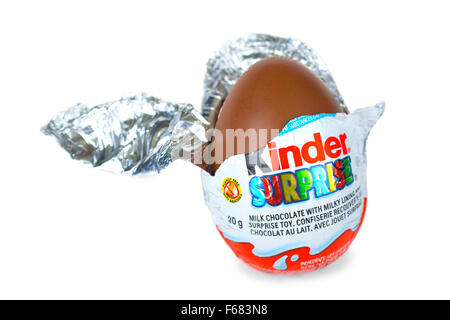 Oeuf Kinder Surprise Emballage en partie Banque D'Images