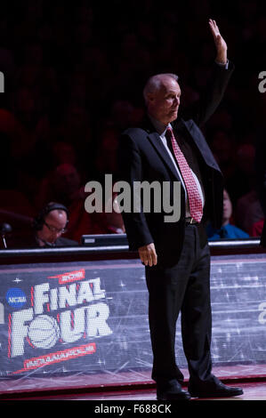 Madison, WI, USA. 13Th Nov, 2015. Bo Ryan est présenté au cours d'une célébration finale quatre avant le jeu de basket-ball de NCAA entre l'ouest de l'Illinois et le Wisconsin Leathernecks Lutte contre les blaireaux au Kohl Center à Madison, WI. Western Illinois Wisconsin défait 69-67. John Fisher/CSM/Alamy Live News Banque D'Images