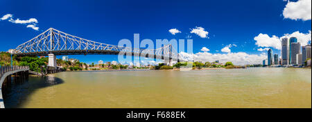 BRISBANE, AUSTRALIE - 13 NOV 2015 : vue panoramique sur les toits de Brisbane avec Story Bridge et la rivière. Il s'agit d'Australias troisième plus grande Banque D'Images