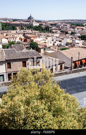 Tolède Espagne,Europe,Espagnol,site hispanique du patrimoine mondial,toits,vue,horizon,Hôpital de Tavera,dôme,vue aérienne au-dessus,Calle Gerardo L Banque D'Images