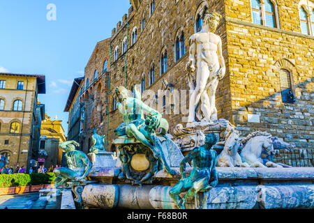 Florence, Italie - 19 octobre 2015 : Avis de la célèbre fontaine de Neptune de la Piazza della Signoria à Florence, Italie le 19 octobre 2015. Banque D'Images