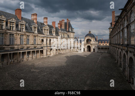 Fontainebleau, France - 16 août 2015 : vue extérieure de Le Château de Fontainebleau Château de Fontainebleau ( ). Banque D'Images