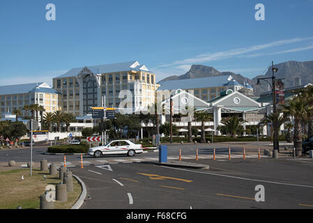 Victoria Wharf et Table Bay Hotel au bord de l'eau à Cape Town Afrique du Sud Banque D'Images