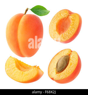 Collection d'ensemble et couper les abricots isolated on white with clipping path Banque D'Images