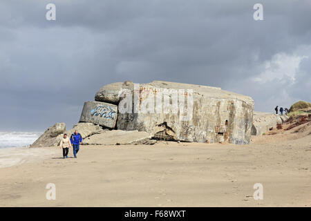 WW2 des bunkers sur la plage à Houvig Strand, Søndervig, Jutland, Danemark. Banque D'Images