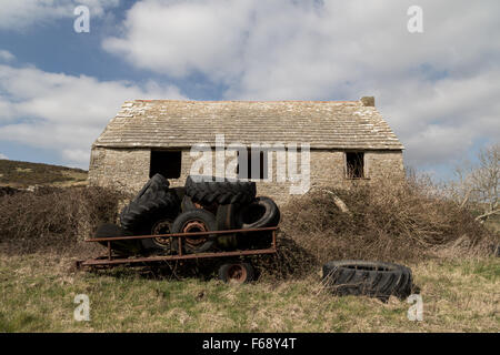 Dans les cottages abandonnés abandonnés et épaves village fantôme de Tyneham, sur la plages de Lulworth, Dorset, UK Banque D'Images