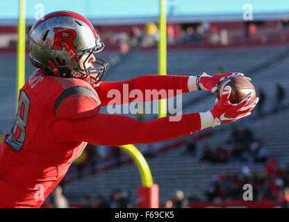 Piscataway, NJ, USA. 14Th Nov, 2015. Ups chaud devant un NCAA football match entre le Nebraska et le Cornhuskers à Rutgers Scarlet Knights High Point Solutions Stadium à Piscataway, New Jersey Mike Langish/Cal Sport Media. Credit : csm/Alamy Live News Banque D'Images