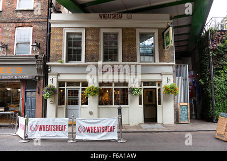 Le Wheatsheaf public house, Borough Market, London, Angleterre, Royaume-Uni Banque D'Images