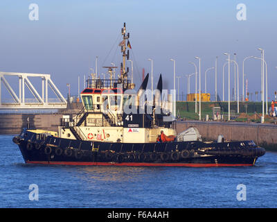 Remorqueur remorqueur (41, 2012) - IMO 9602100 - 06105320 Berendrechtsluis, ENI, Port d'Anvers pic2 Banque D'Images