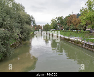 La rivière Ljubljanica à Ljubljana, Slovénie Banque D'Images