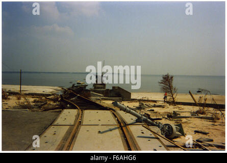 Une photographie de la baie Louis, Mississippi, prise le 19 septembre 2005, montrant les conséquences de l'ouragan Katrina et les dommages causés à la communauté côtière du comté de Hancock. Banque D'Images