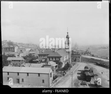 Une image historique en noir et blanc du port de Newcastle, mettant en vedette Stockton et le Dyke à Newcastle, en Nouvelle-Galles du Sud. La photo est conservée dans les archives de l'État de Nouvelle-Galles du Sud. Banque D'Images