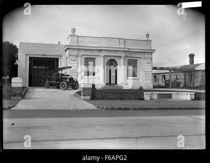 Otahuhu Borough Council Chambers et Fire Station Banque D'Images