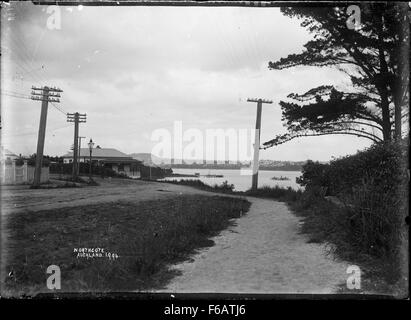 Avis de Fraser's Corner, Northcote, regard vers Auckland Banque D'Images