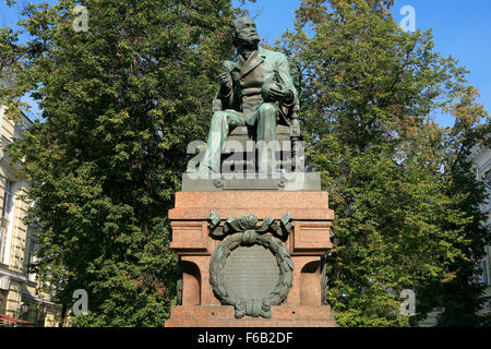 Statue de l'éminent scientifique russe, médecin et pédalo Nikolay Pirogov (1810-1881) à Moscou, Russie Banque D'Images