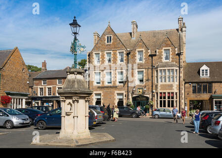 Le Falcon Hotel, Market Place, Uppingham, Rutland, Angleterre, Royaume-Uni Banque D'Images