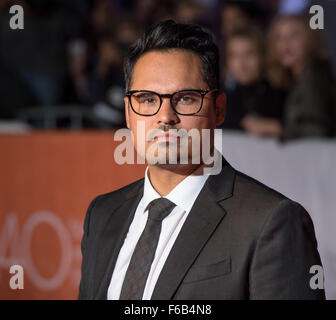 L'acteur Michael Peña assiste à la première mondiale de 'Le Martien" sur la deuxième journée du Festival International du Film de Toronto au Roy Thomson Hall, le vendredi 11 septembre 2015, à Toronto. Les scientifiques et les ingénieurs de la NASA ont servi de conseillers techniques sur le film. Le film dépeint une vue réaliste de la topographie et du climat de Mars, sur la base de données de la NASA, et certains des défis auxquels fait face la NASA alors que nous nous préparons pour l'exploration humaine de la planète rouge dans les années 2030. Crédit photo : NASA/Bill Ingalls) Banque D'Images