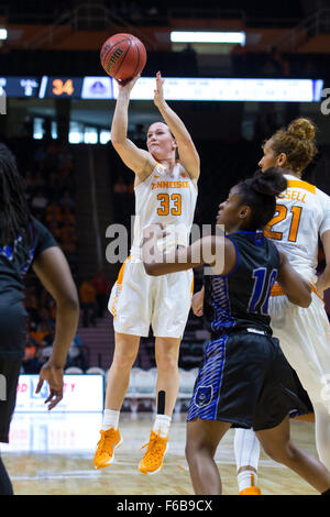 15 novembre 2015 : Alexa Middleton # 33 de l'Ohio Lady bénévoles tire la balle pendant le jeu de basket-ball de NCAA entre l'Université du Tennessee Lady bénévoles et le Central Arkansas Ours Sucre à Thompson Boling Arena de Knoxville TN Tim Gangloff/CSM Banque D'Images