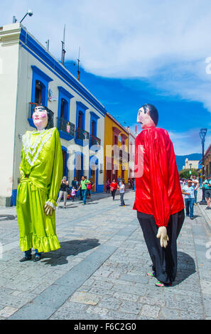 Mojigangas au carnaval de la Fête des Morts à Oaxaca, Mexique Banque D'Images