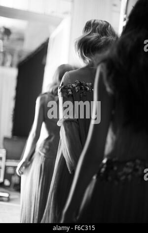 Les coulisses de modèles des collections de Paris Banque D'Images