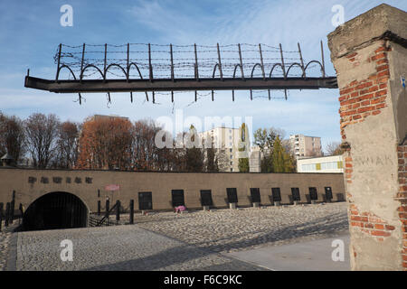 Pologne Varsovie - l'entrée à la prison Pawiak utilisé par les Allemands pendant la Seconde Guerre mondiale pour les interrogatoires, la torture et l'exécution Banque D'Images