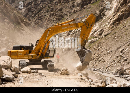 L'Inde, l'Himachal Pradesh, Kinnaur, Khab Tashigang, Tata, Hitachi, de compensation de l'autoroute de l'Hindustan-Tibet grand éboulement Banque D'Images