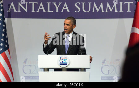 Antaly, Turquie. 16 Nov, 2015. Le Président américain Barrack Obama parle lors d'une conférence de presse entourant les résultats de la rencontre au sommet du G20 à Belek, près d'Antaly, Turquie, 16 novembre 2015. Le G20 groupe de 19 pays industrialisés et émergents ainsi que l'UE se réunit sous la présidence de la Turquie du 15 octobre au 16 octobre 2015. PHOTO : Bernd VON JUTRCZENKA/dpa/Alamy Live News Banque D'Images