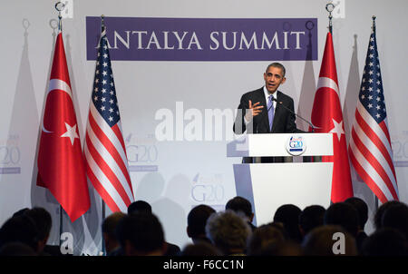 Antaly, Turquie. 16 Nov, 2015. Le Président américain Barrack Obama parle lors d'une conférence de presse entourant les résultats de la rencontre au sommet du G20 à Belek, près d'Antaly, Turquie, 16 novembre 2015. Le G20 groupe de 19 pays industrialisés et émergents ainsi que l'UE se réunit sous la présidence de la Turquie du 15 octobre au 16 octobre 2015. PHOTO : Bernd VON JUTRCZENKA/dpa/Alamy Live News Banque D'Images