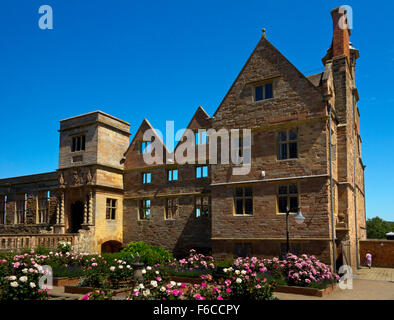 La maison et le jardin à Rufford Abbey près de Ollerton dans Nottinghamshire England UK dans les motifs de Rufford Country Park Banque D'Images